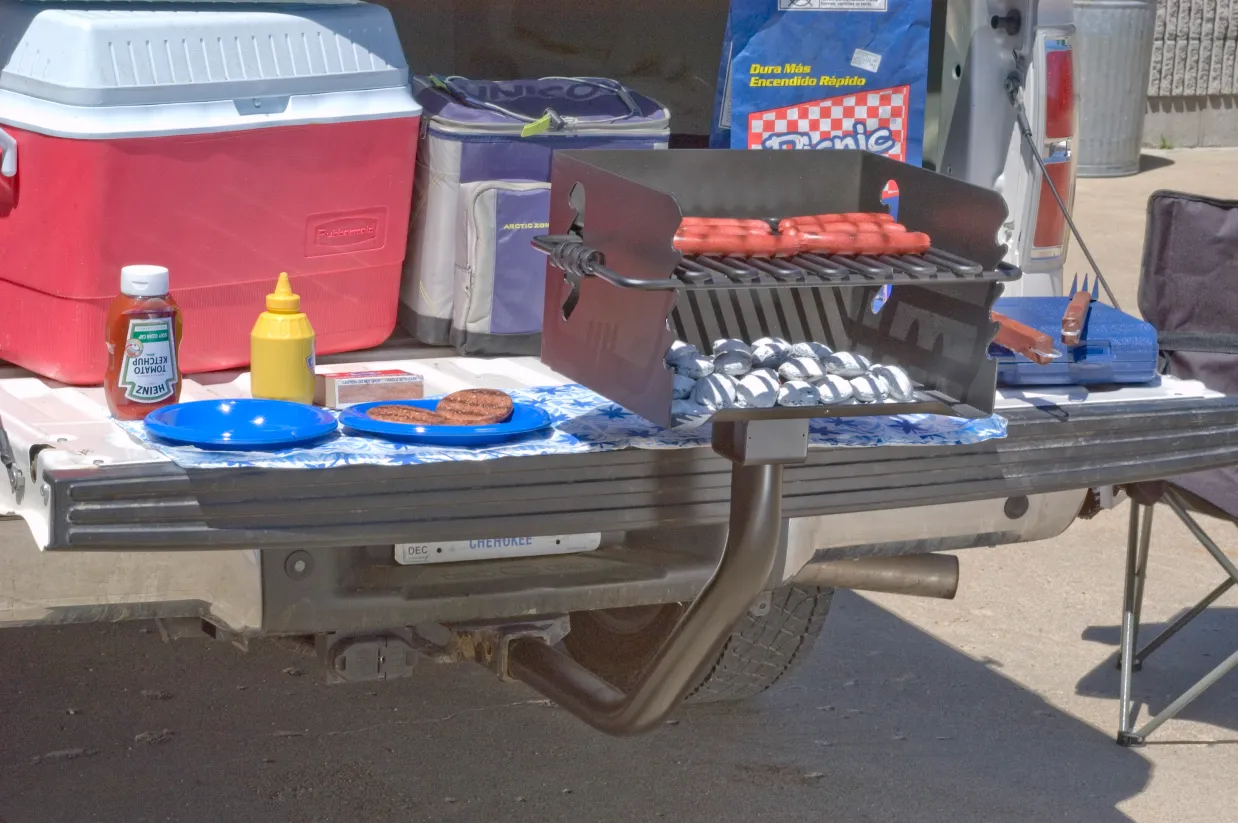 tailgate post for a grill