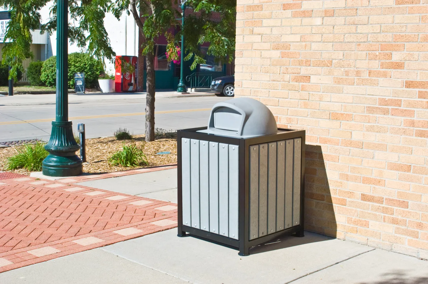 trash receptacle