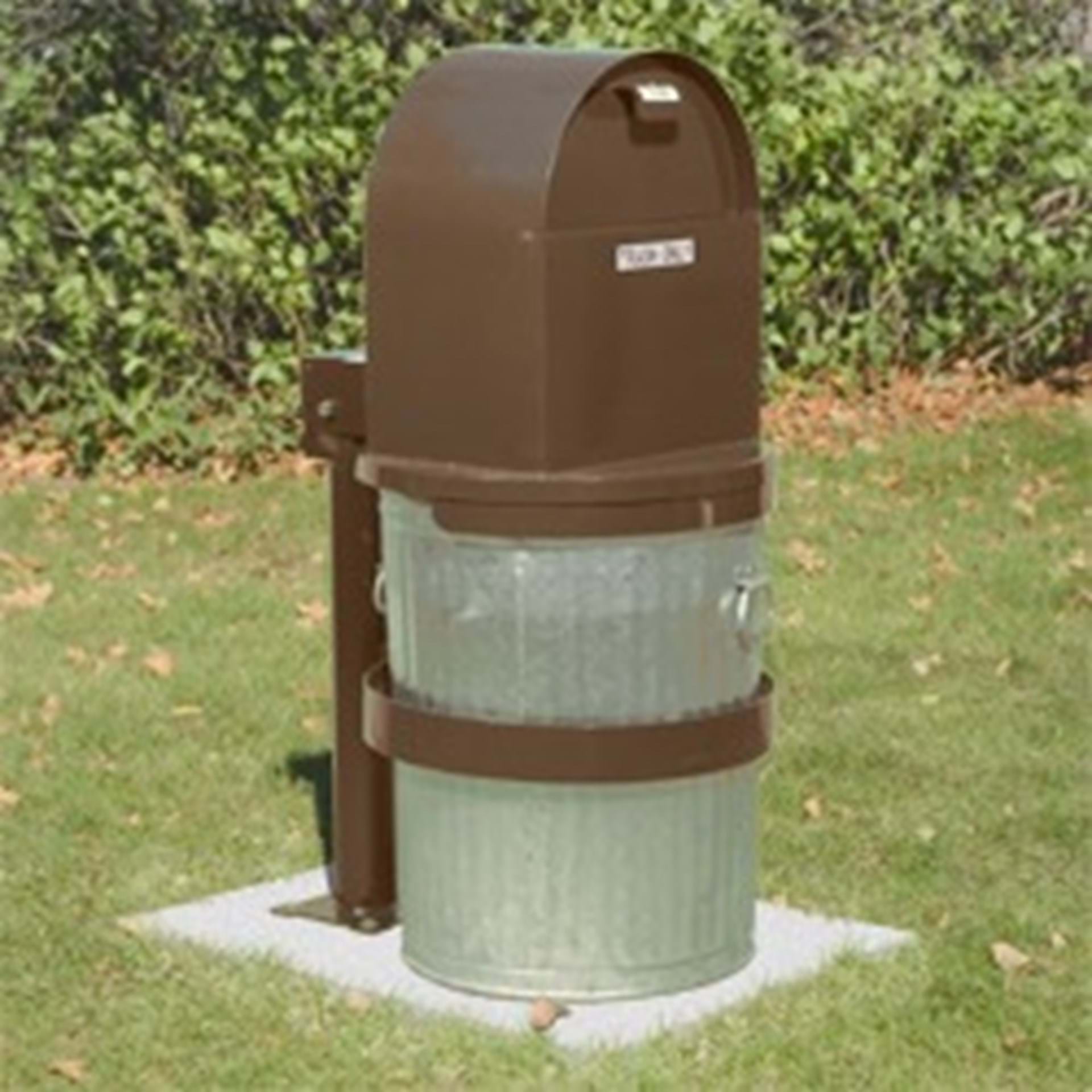 Varmint Defiant Trash Can Cover